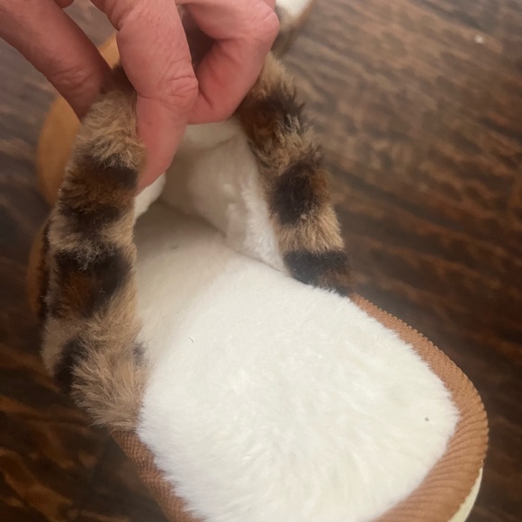 Slippers from Target size 42-43, size 10 - Picture 2 of 4